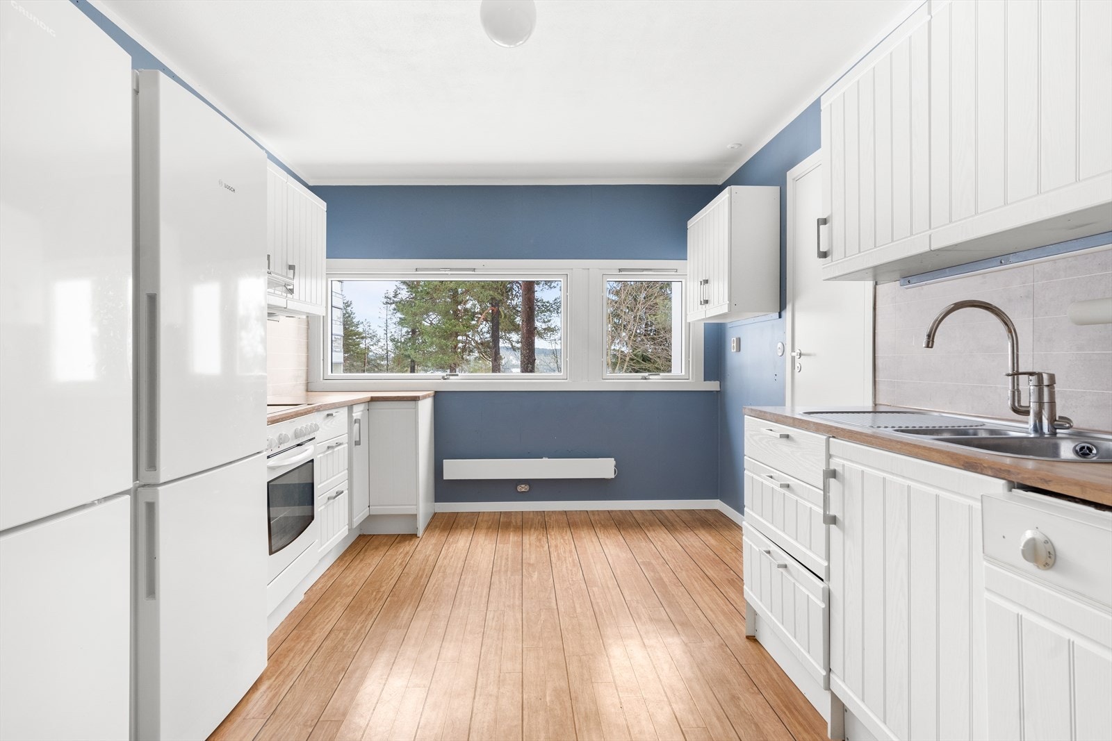 Leiligheten har et pent kjøkken med Sigdal-innredning fra 2013. Galleribilde