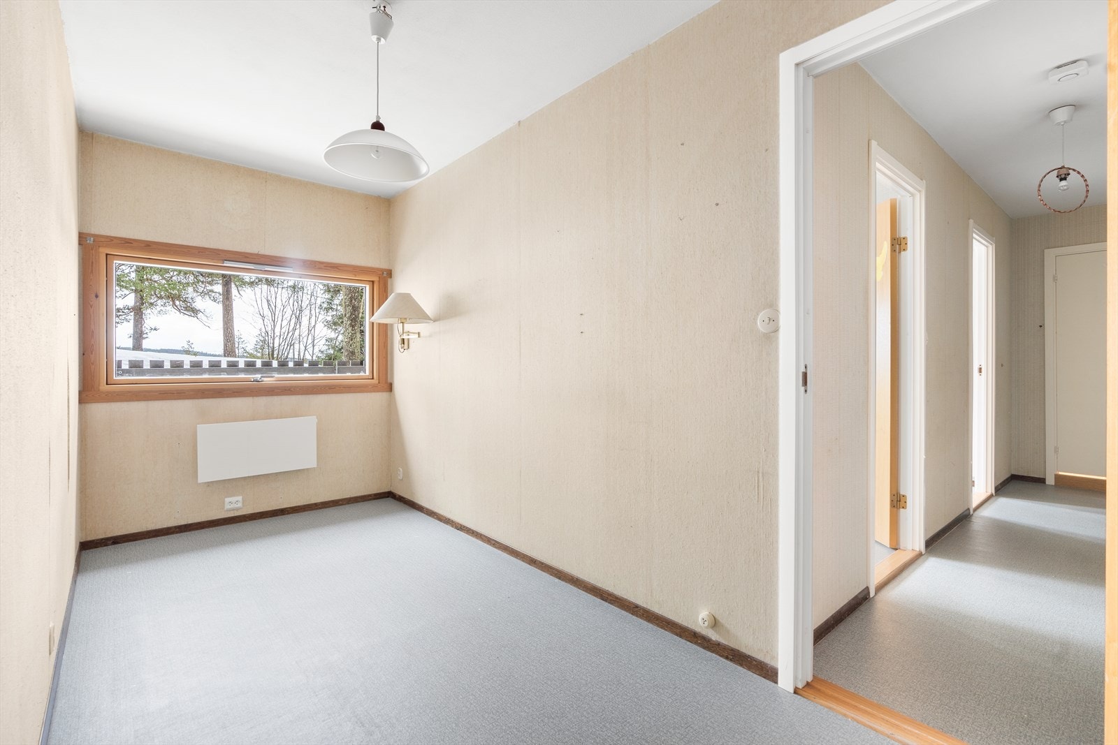 Soverommene har brede vinduer mot nord, slik at det er lett å holde det svalt. Galleribilde