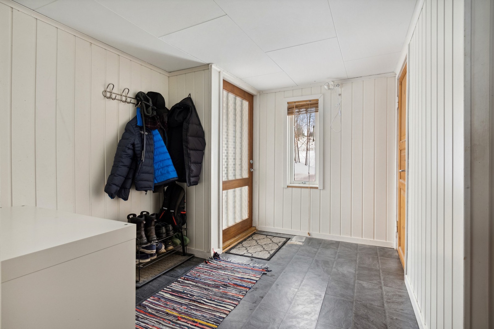 Romslig gang. Galleribilde