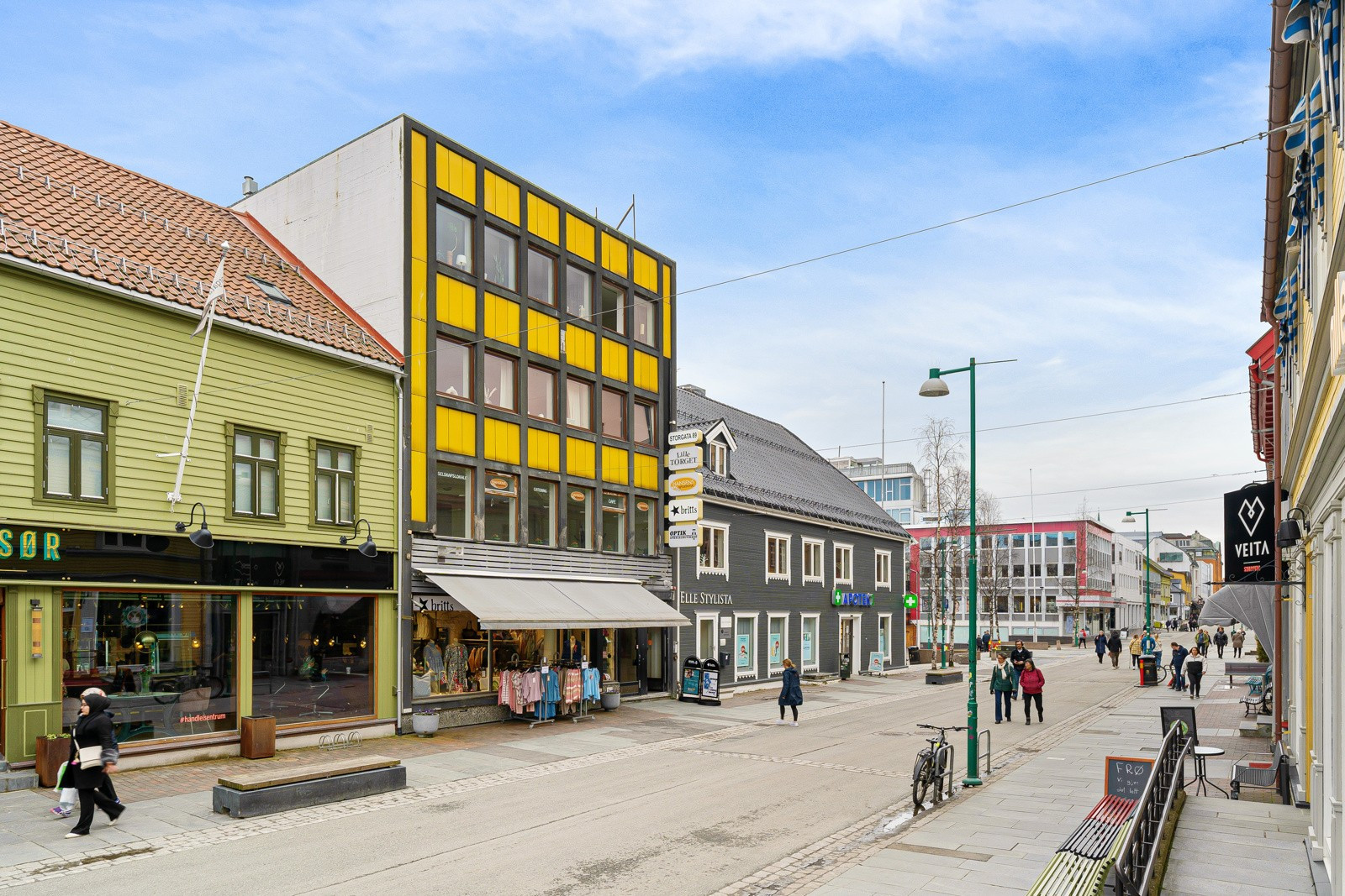 Leiligheten ligger i toppetasjen i velkjente Lilletorget midt i hjertet av Tromsø sentrum.