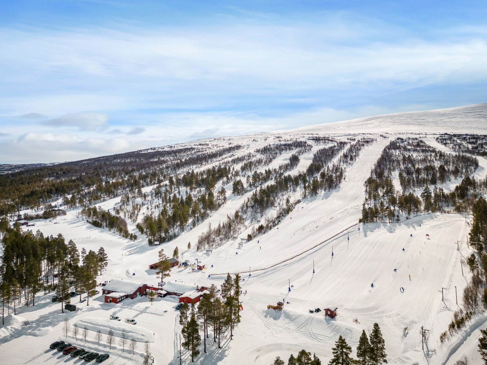 Røros alpinsenter Hummelfjell ligger i nærheten av hytta. Galleribilde