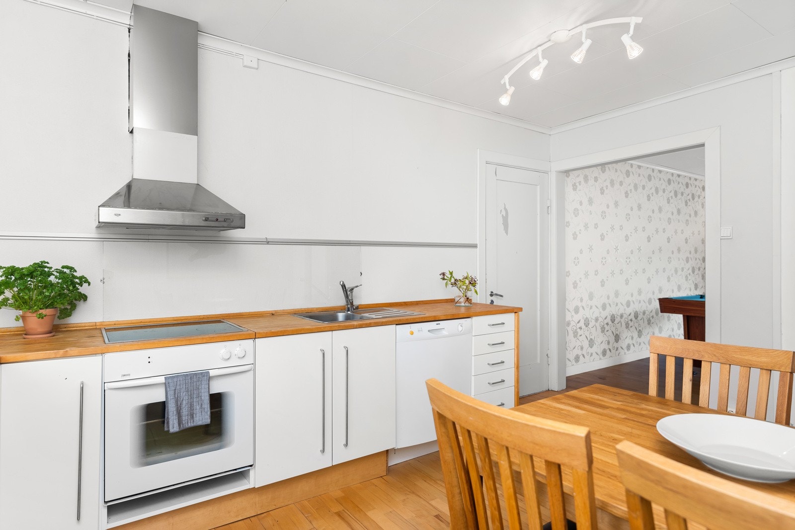 4832007_1-mpxszb1.jpg Galleribilde