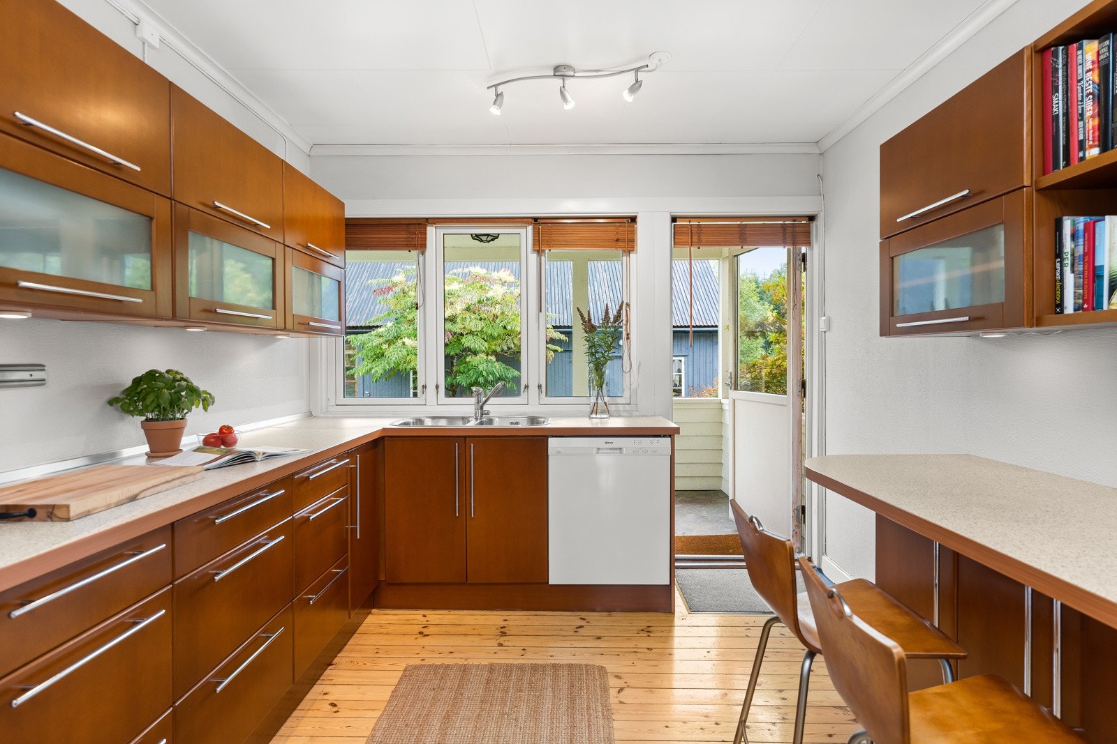 4831994_1-osmijb1.jpg Galleribilde