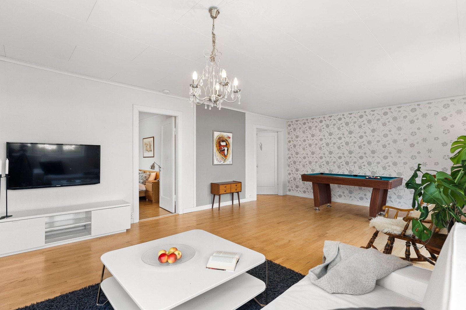 4832002_1-whndsb1.jpg Galleribilde