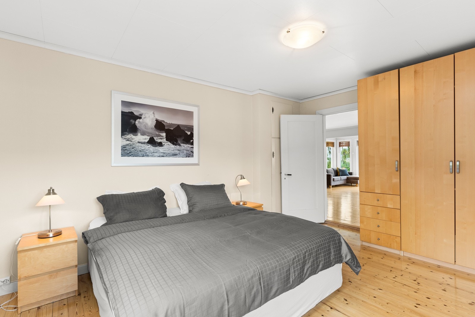 4831989_1-woaeob1.jpg Galleribilde