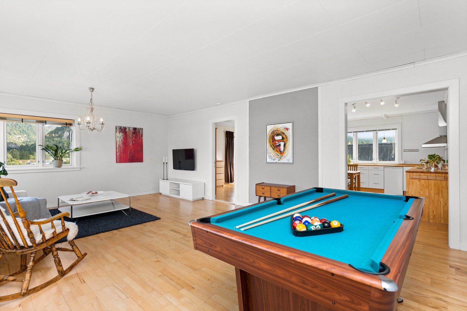 4832003_1-eptvab1.jpg Galleribilde