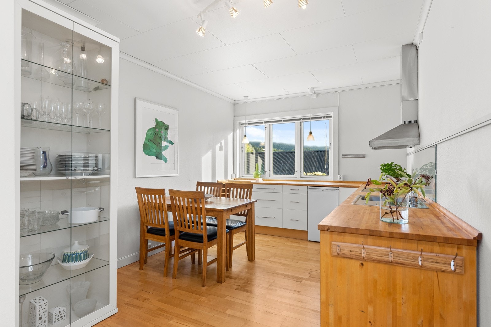 4832006_1-ksuokb1.jpg Galleribilde