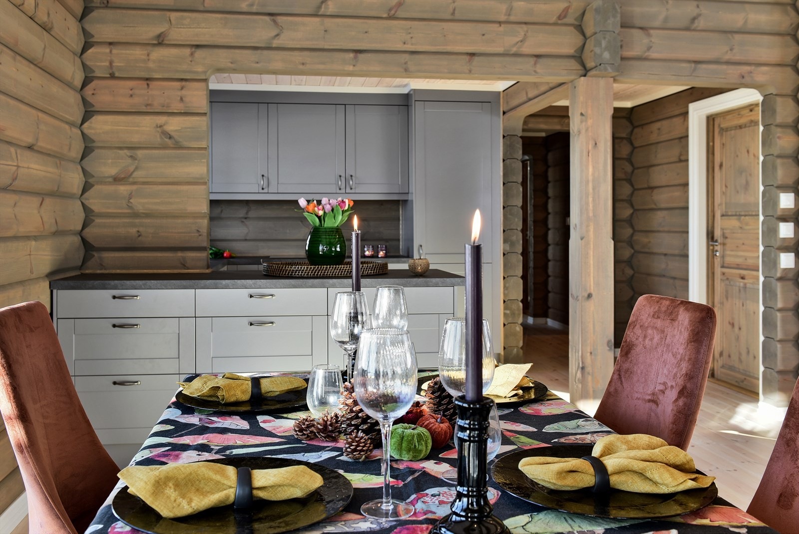 Hytta er "sosial" og kan by på hyggelige opplevelser. Galleribilde