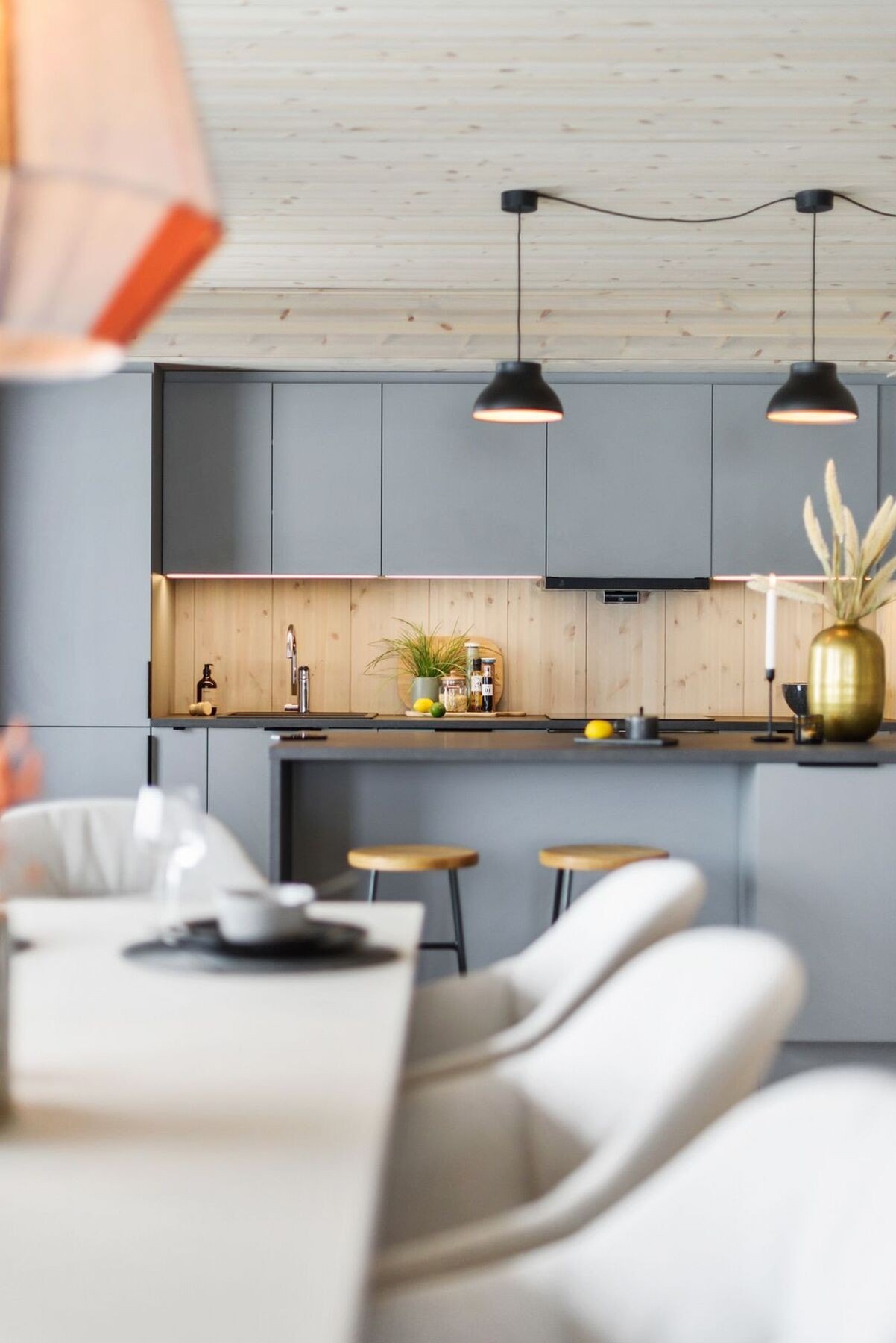 Kjøkkeninnredning fra Strai medfølger. Muligheter for tilpasninger til eget behov og smak Galleribilde