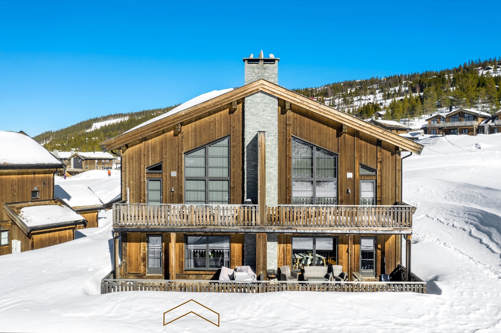 Fra leiligheten har du direkte tilgang til alpinbakken og kort avstand til langrennsløypa. Galleribilde