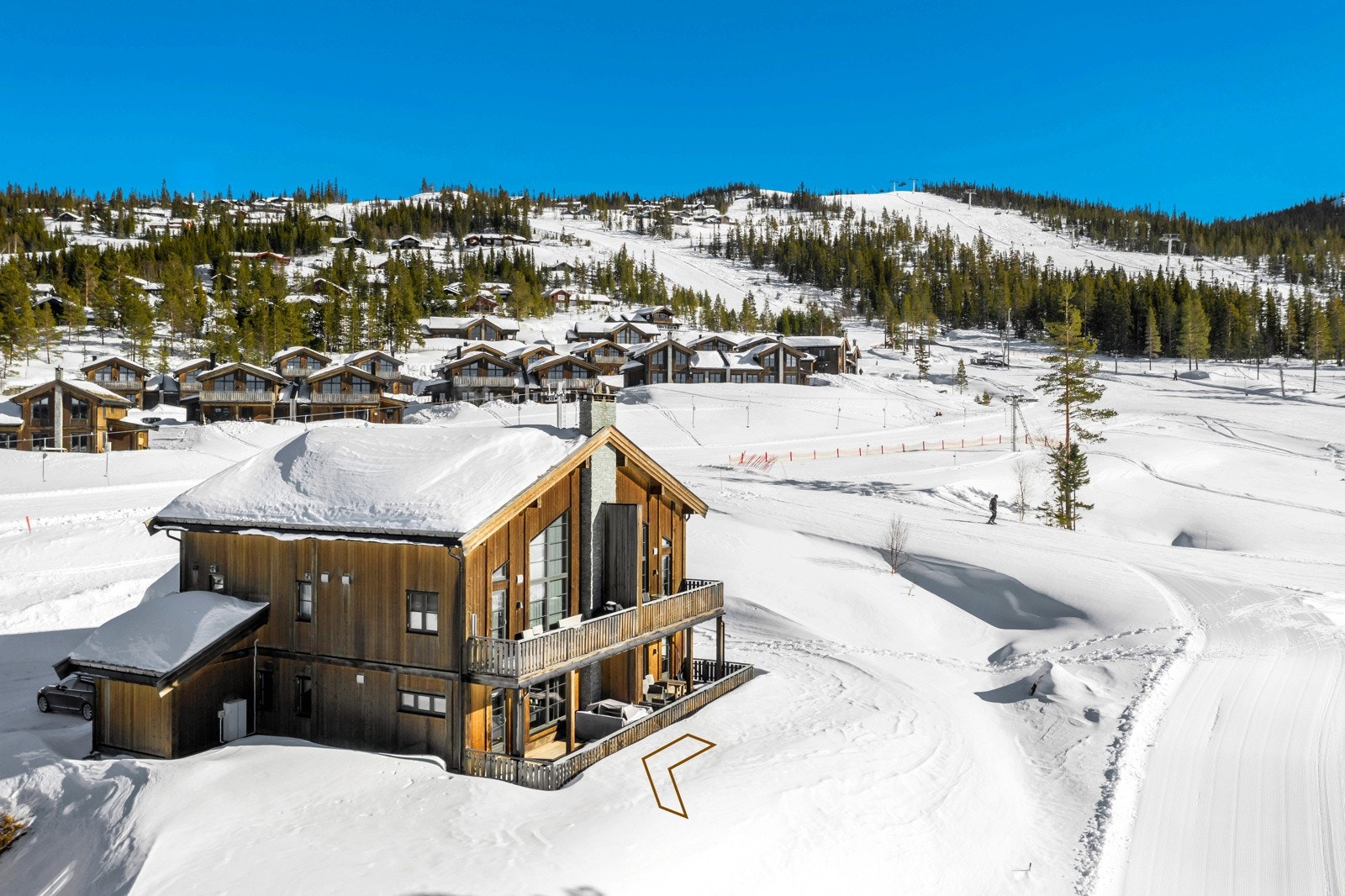Privatmegleren Hallingdal v/ June Merete Langeland har gleden av å presentere en delikat og velholdt leilighet i Natten Alpin! Galleribilde
