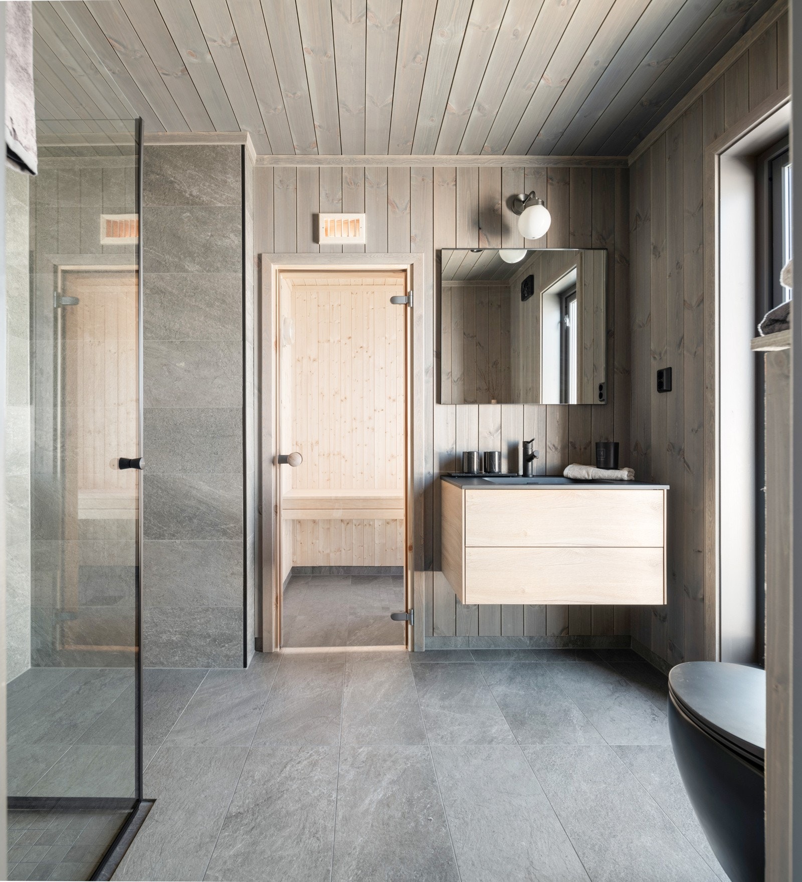 Bad v/entré Galleribilde