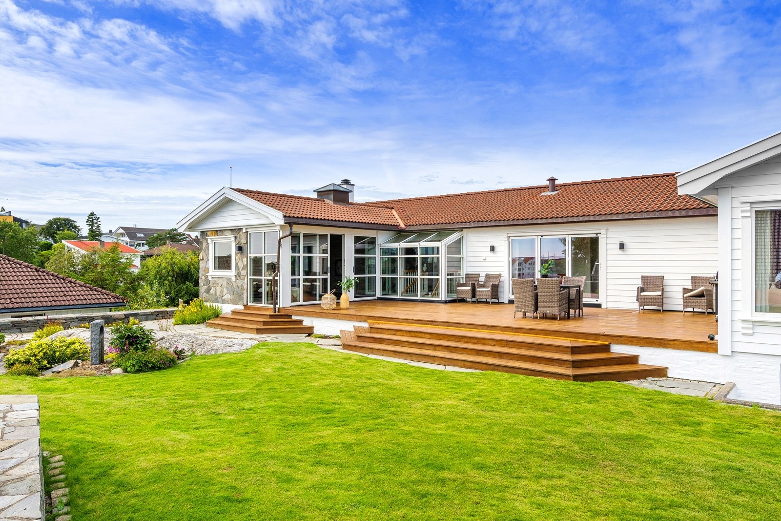 Idyllisk og barnevennlig uteområde av god størrelse. Galleribilde