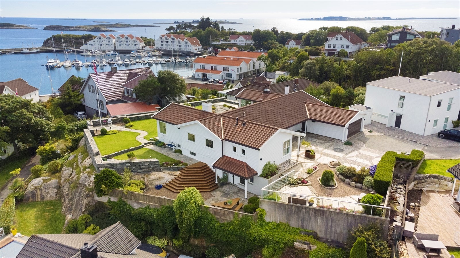 Uteområde er særdeles pent opparbeidet. Her er det tydelig at eierne har lagt sjelen ned i arbeidet. Galleribilde