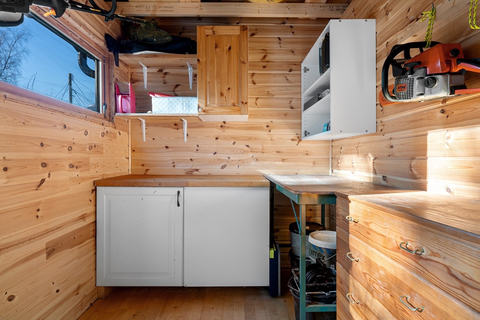 Det andre annekset er også oppusset i nyere tid og er innredet som en snekkerbod. Galleribilde
