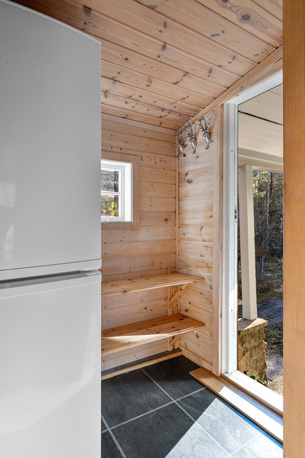 Lyst og pent inngangsparti. Galleribilde