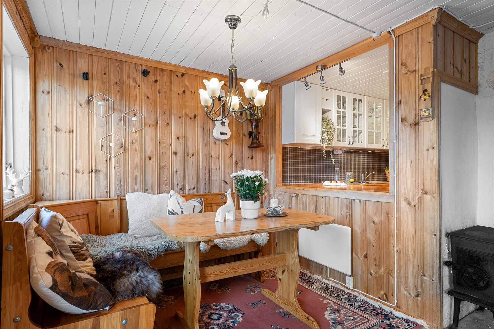 Spiseplass/kjøkken. Galleribilde