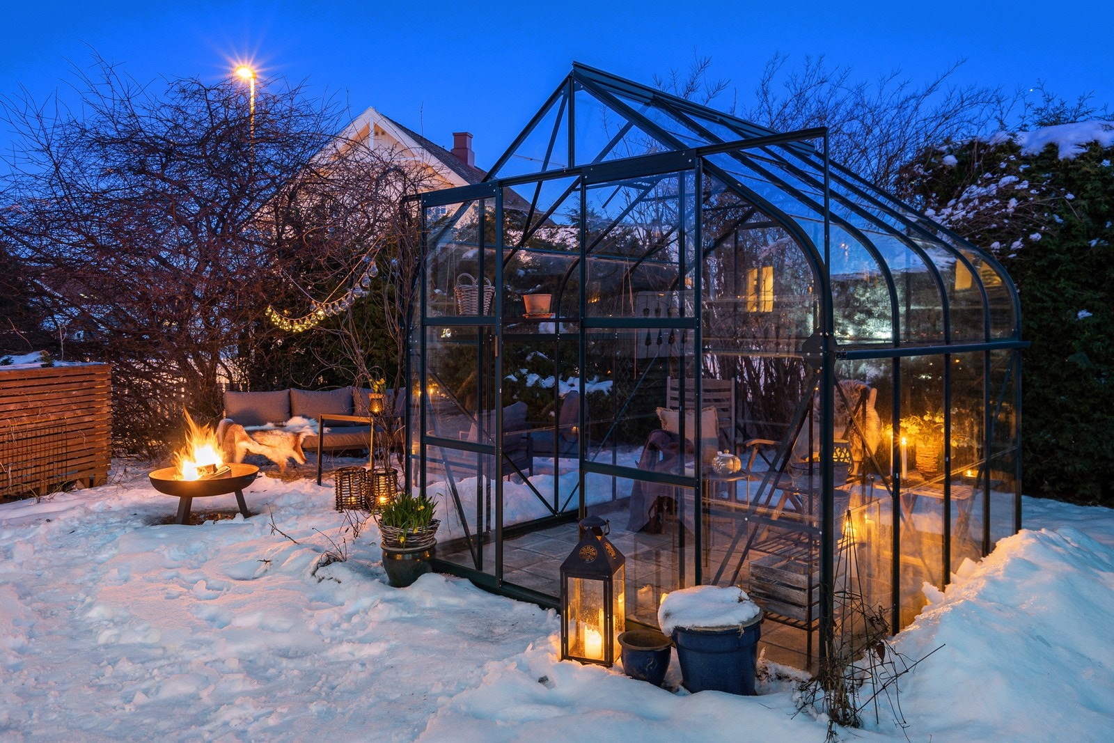 Uteplass. Galleribilde