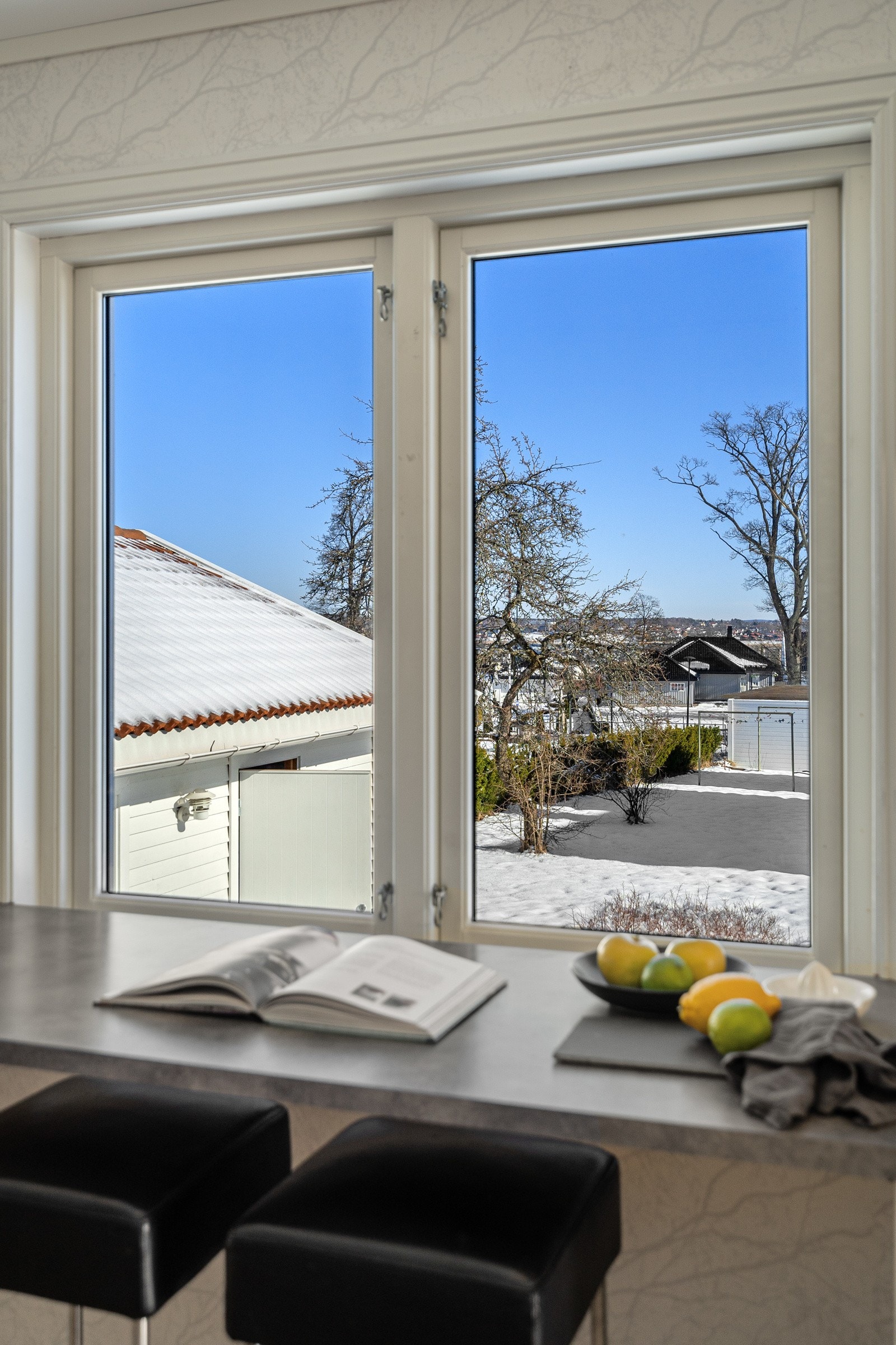 Utsikt fra kjøkkenbenken. Galleribilde