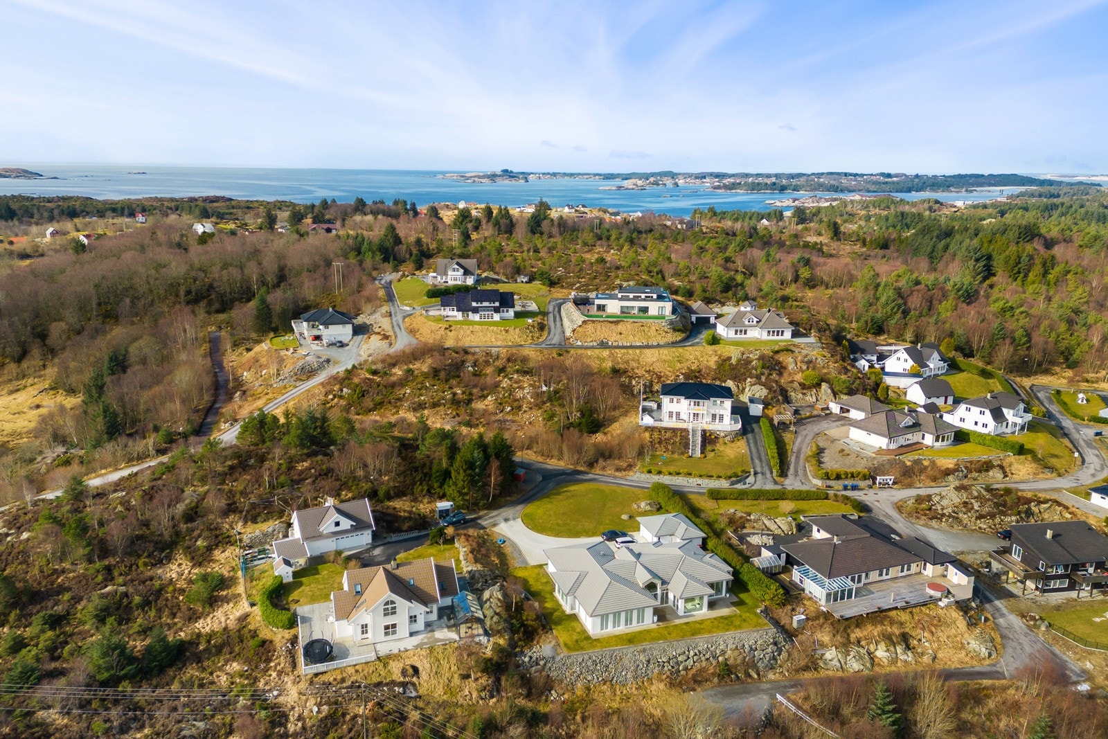 Tomten grenser til område avsatt til lekeplass/natur. Galleribilde