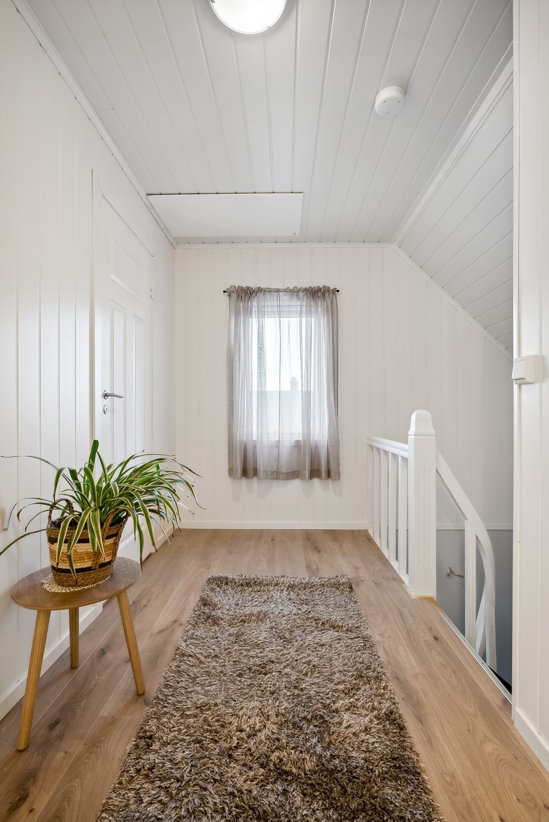 Gang i 2.etc med adkomst til soverom og bad Galleribilde