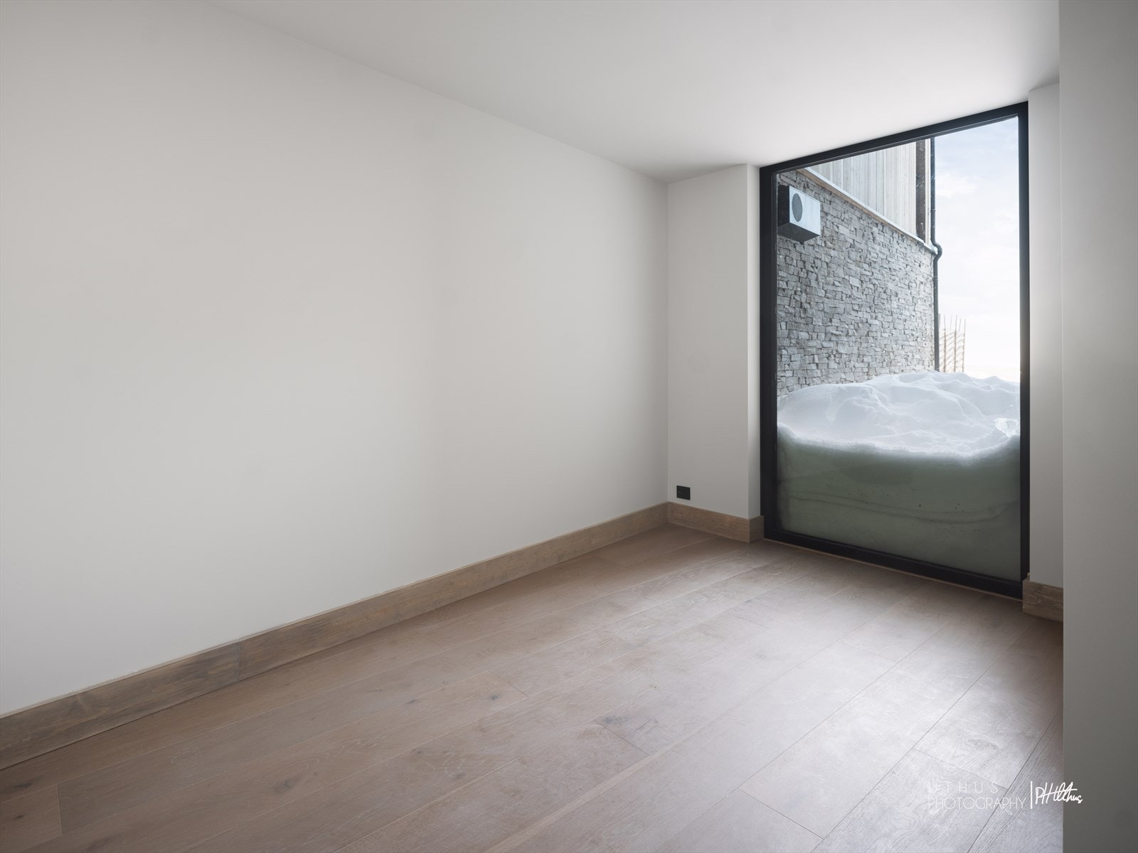 Soverom nr. 3 i underetasjen. Romslig og god plass til dobbeltseng eller køyeseng. Galleribilde