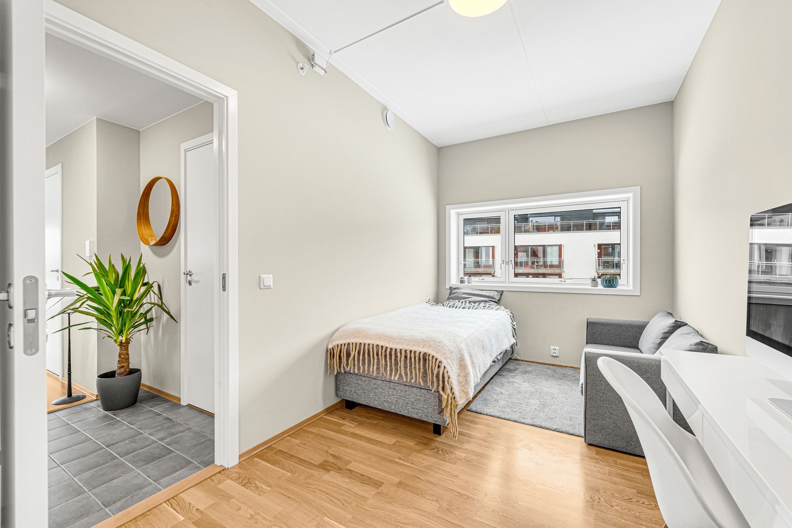 Soverommet er på ca. 10,5 kvm og har god plass til dobbeltseng. Galleribilde