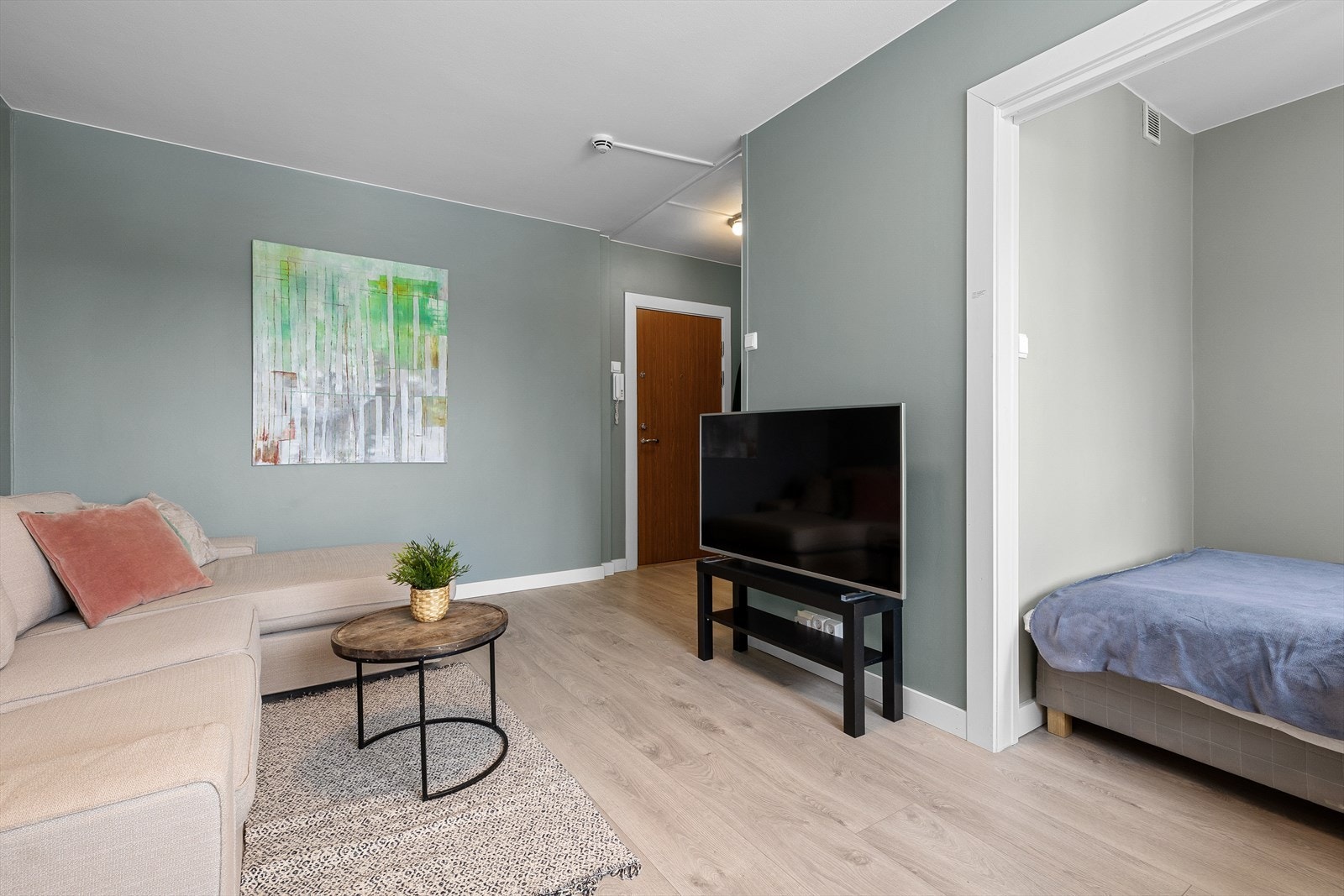 De moderne fargevalgene vil gjøre det enkelt å sette preg på leiligheten med ønsket interiør. Galleribilde