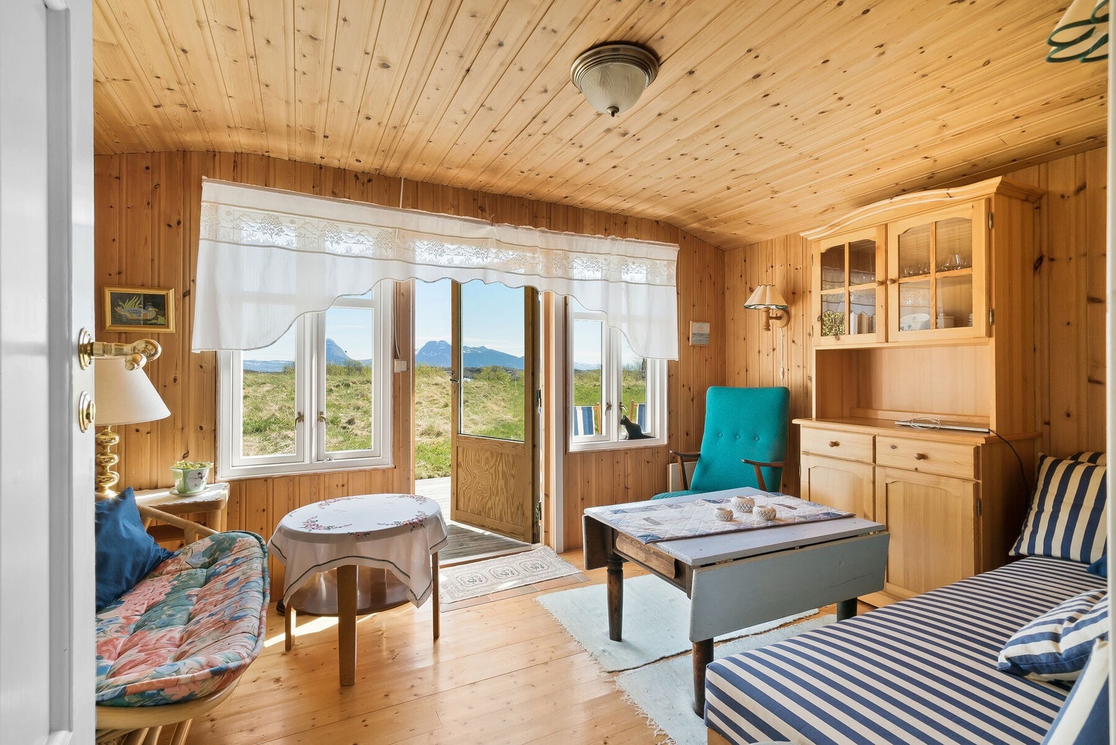 Det er to stuer i huset, dette er den ene Galleribilde