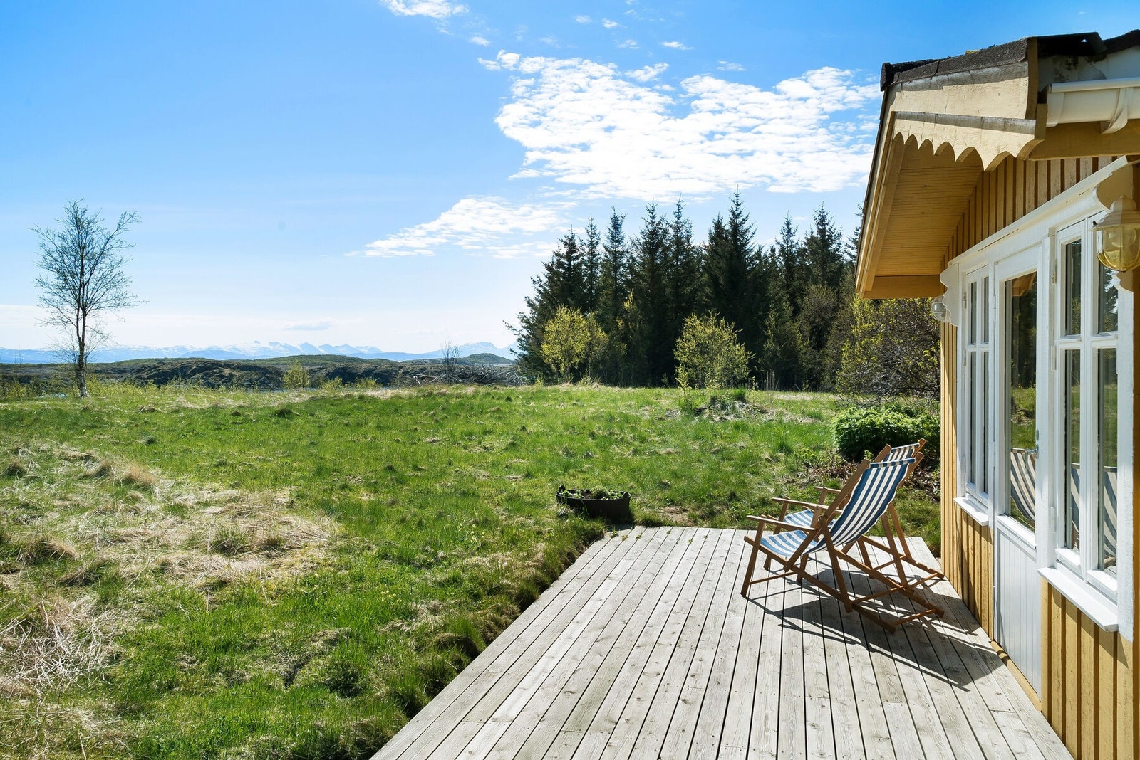 Tenk å sitte her å nyte kaffekoppen Galleribilde