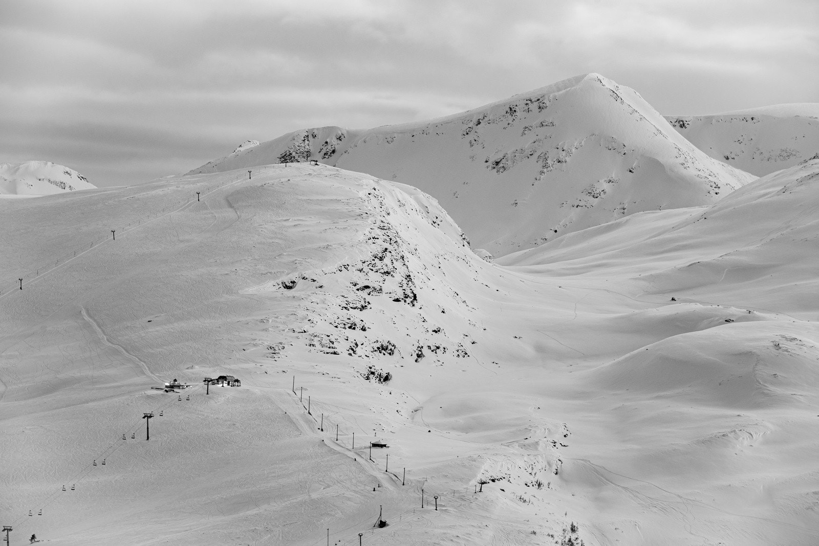 Nydelige toppturmuligheter rett utenfor døren Galleribilde