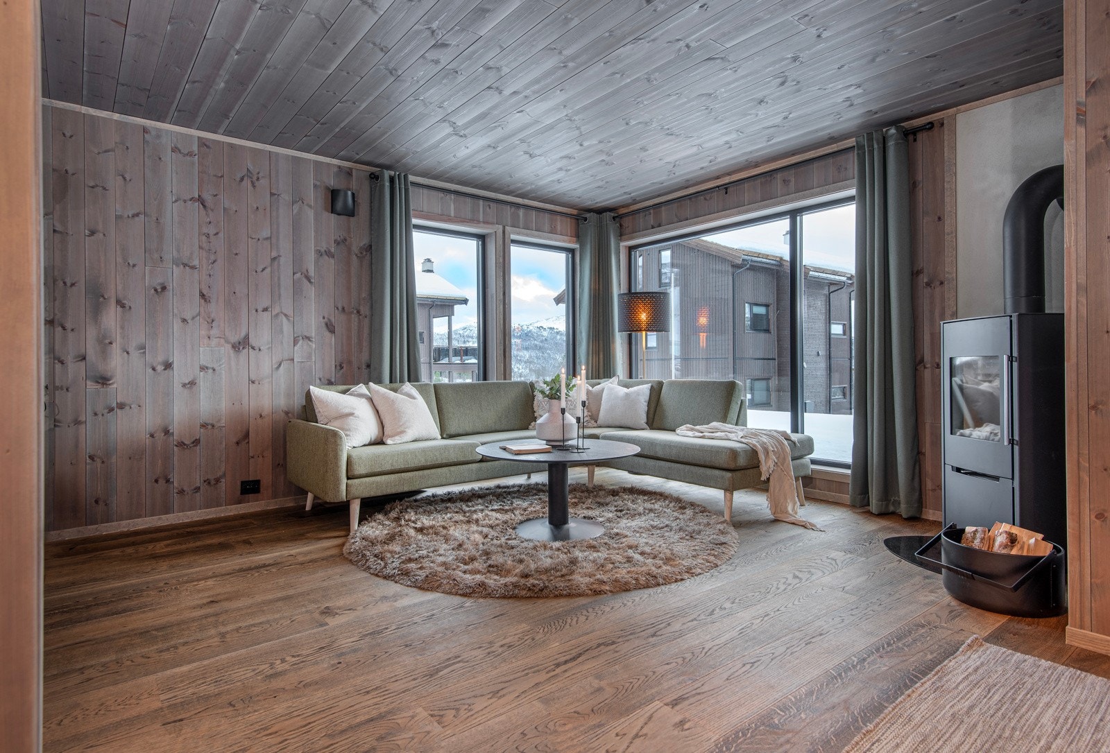 Leiligheten er bygget med gjennomgående høy standard og med fine materialvalg. Galleribilde