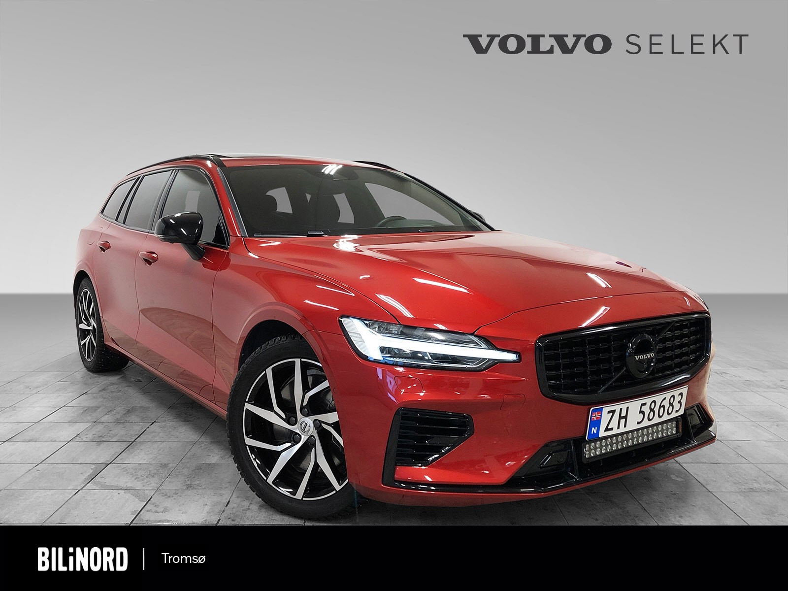 Påkostet Volvo V60 T8 i Fusion red metallic fargen