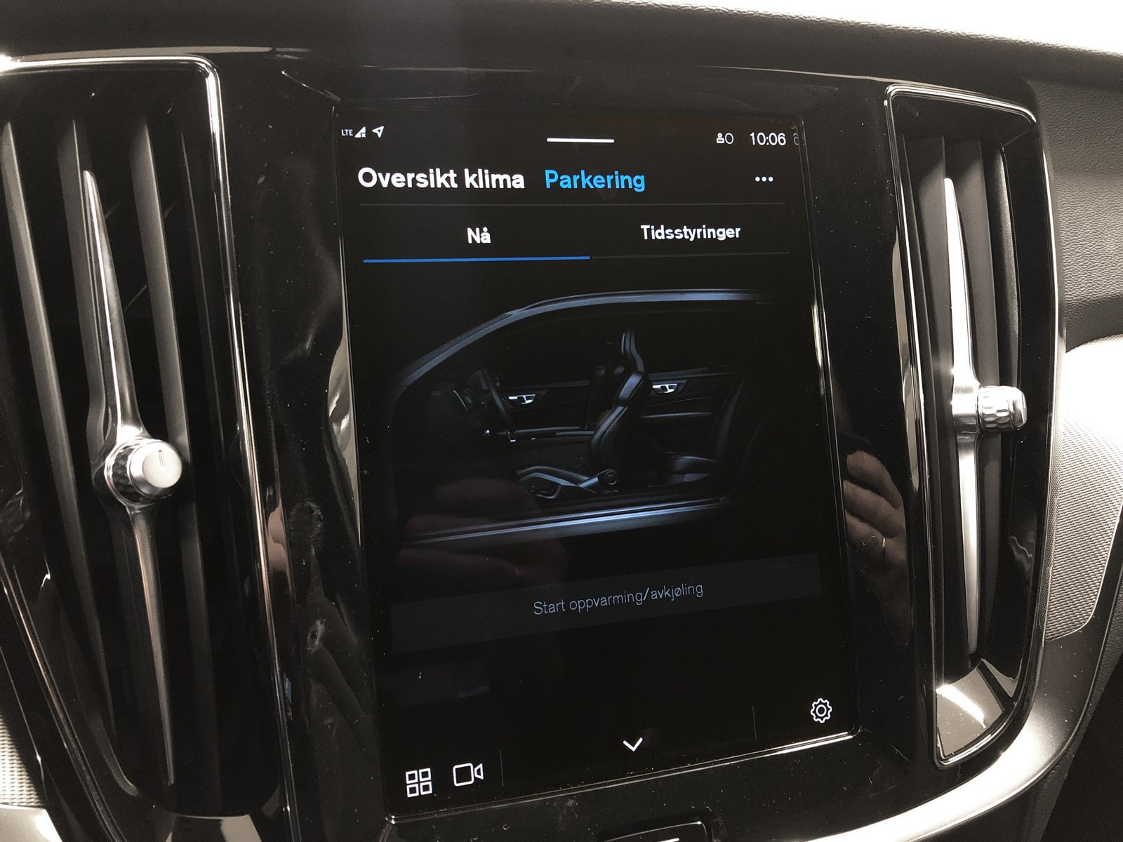 Tidstyring av parkeringsklima via din smarttelefon eller direkte i bilen