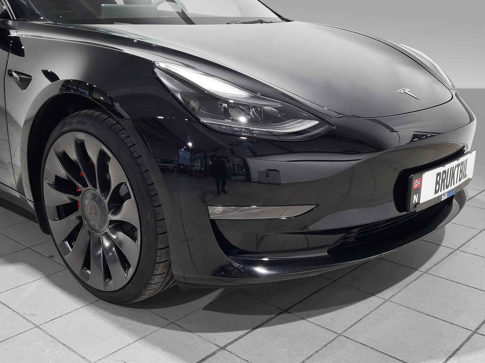 Überturbine felger som løfter det visuelle ved bilen mange hakk.