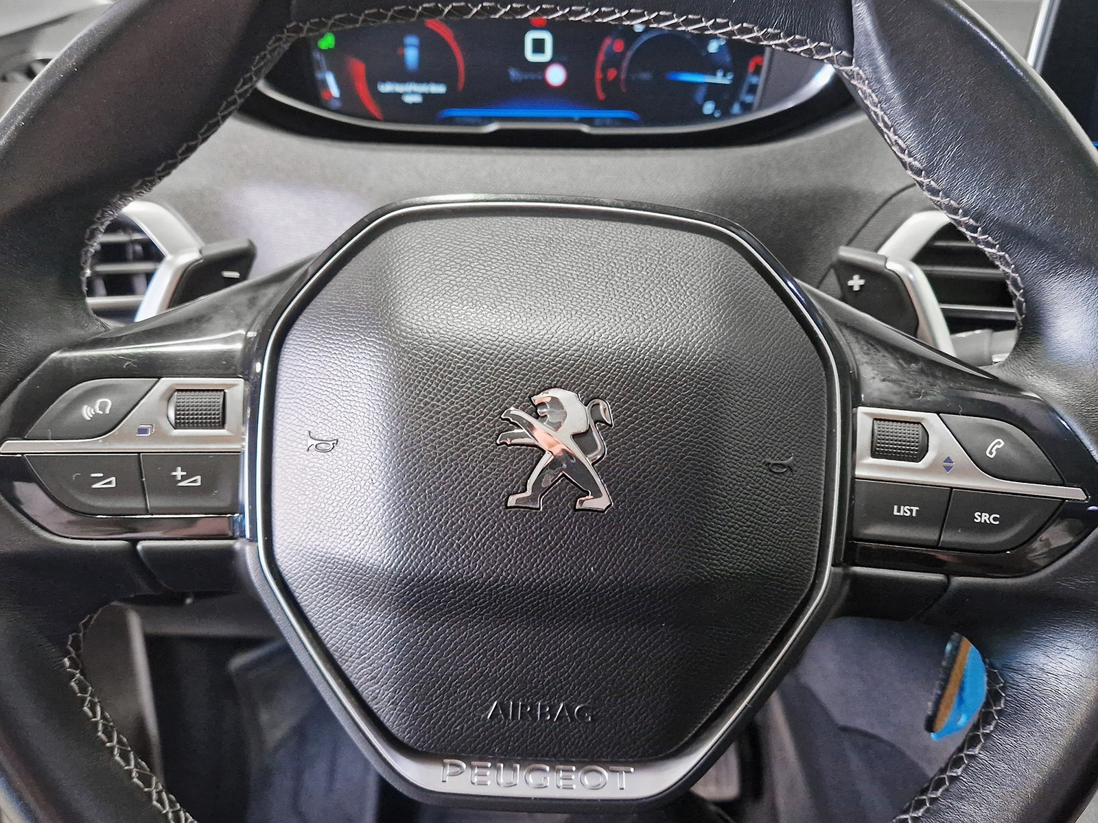 Multifunkjsonsratt-Digital Cockpit