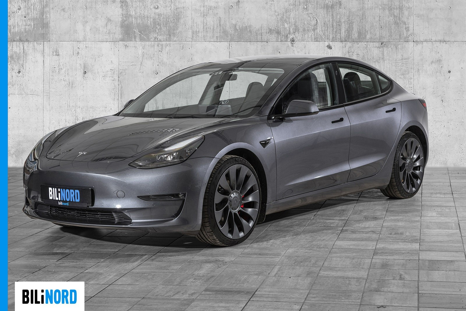 Tesla Model 3 Performance er et råskinn i en ganske diskret innpakning!