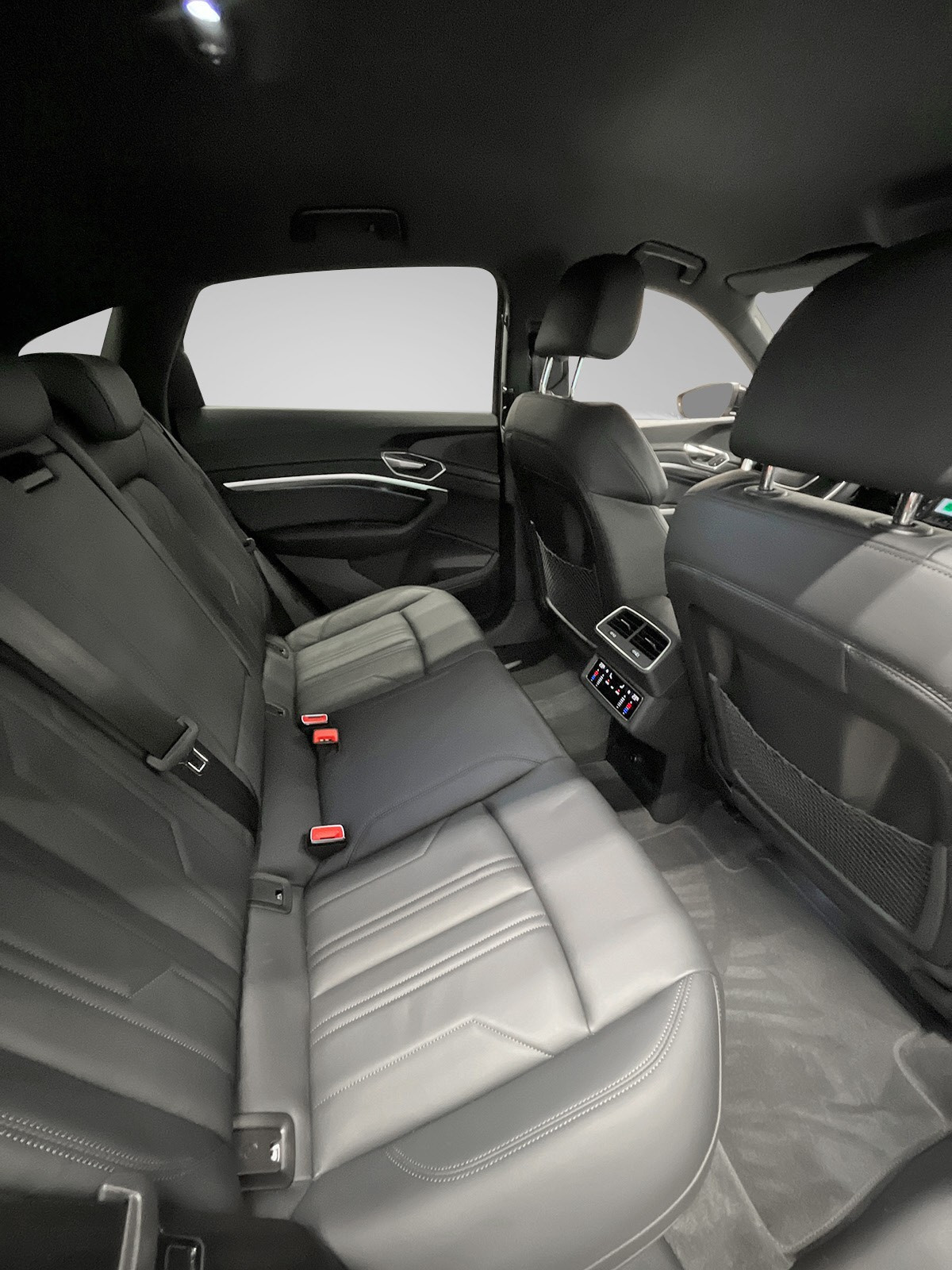 Isofix barneinnfestning i begge ytre seteplasser