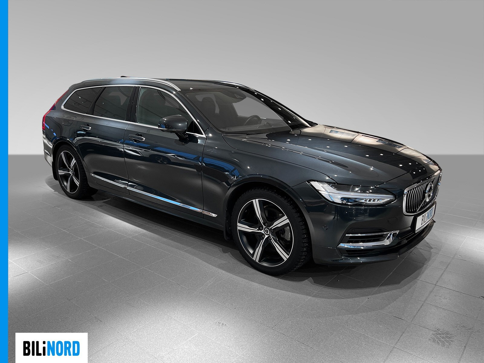 Elegant V90 stasjonsvogn, en stor og sikker familiebil med god plass