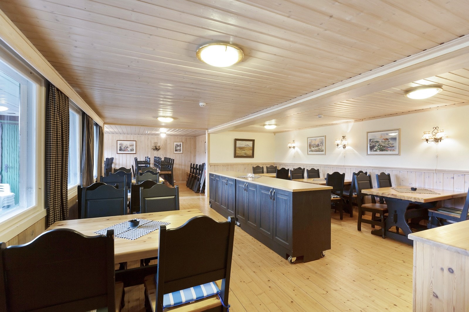 Eiendommen har også en stor flott spisesal Galleribilde