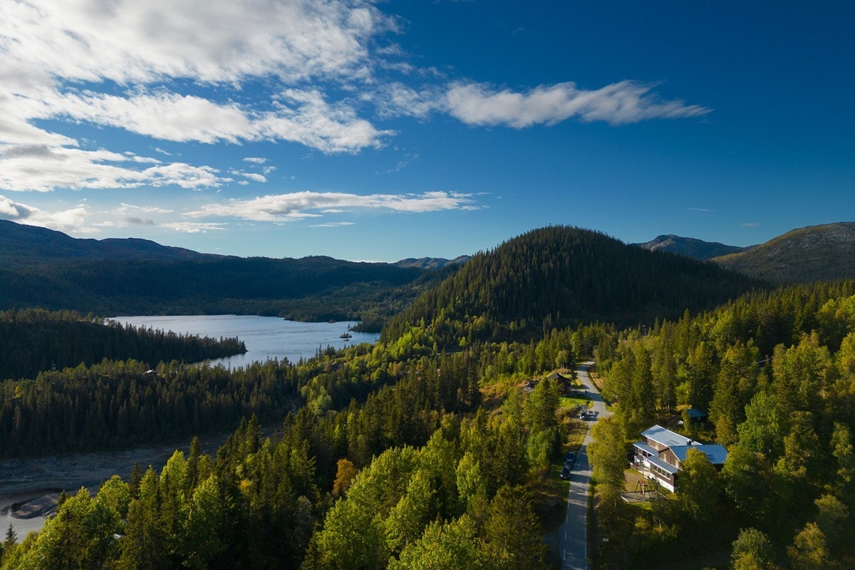 Bondal Fjellstue ligger i flotte omgivelser med umiddelbar nærhet til flotte turer hele året Galleribilde