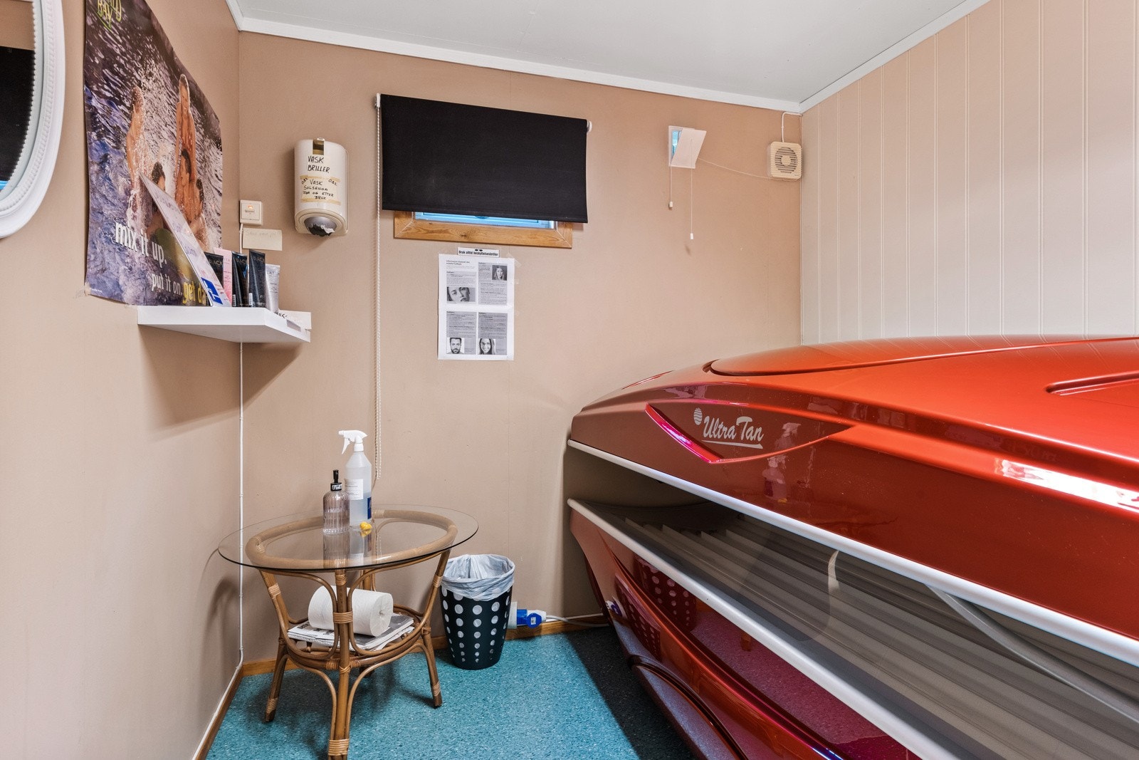 Ryfoss Treningssenter har selvbetjent solarium med myntinnkast. Galleribilde