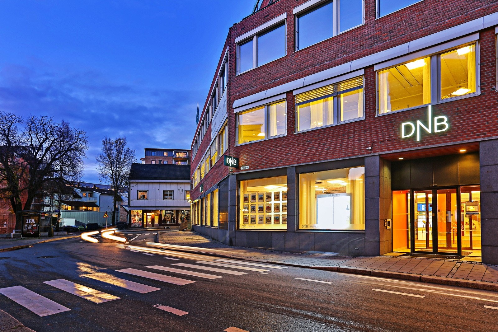 Ett av flere inngangspartier Galleribilde