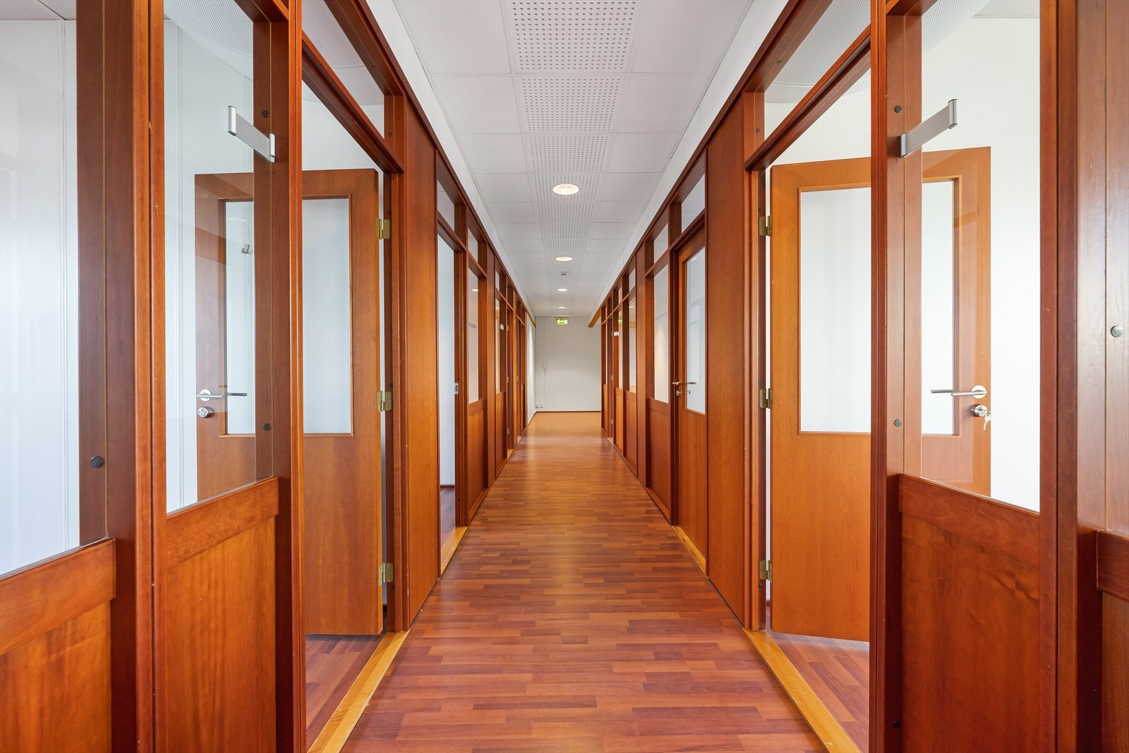Korridor med kontorer