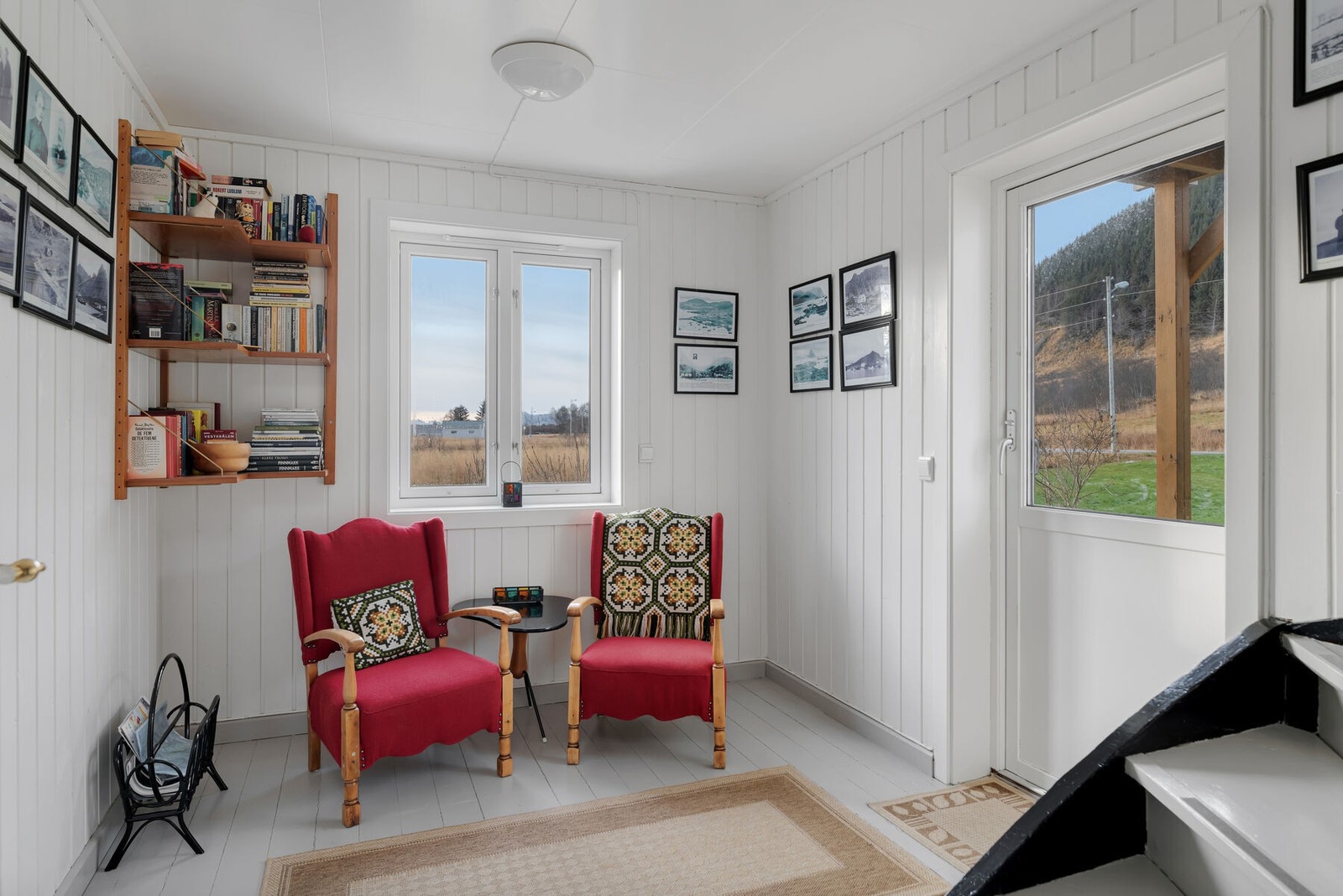 Trappegang med utgang til terrassen. Galleribilde