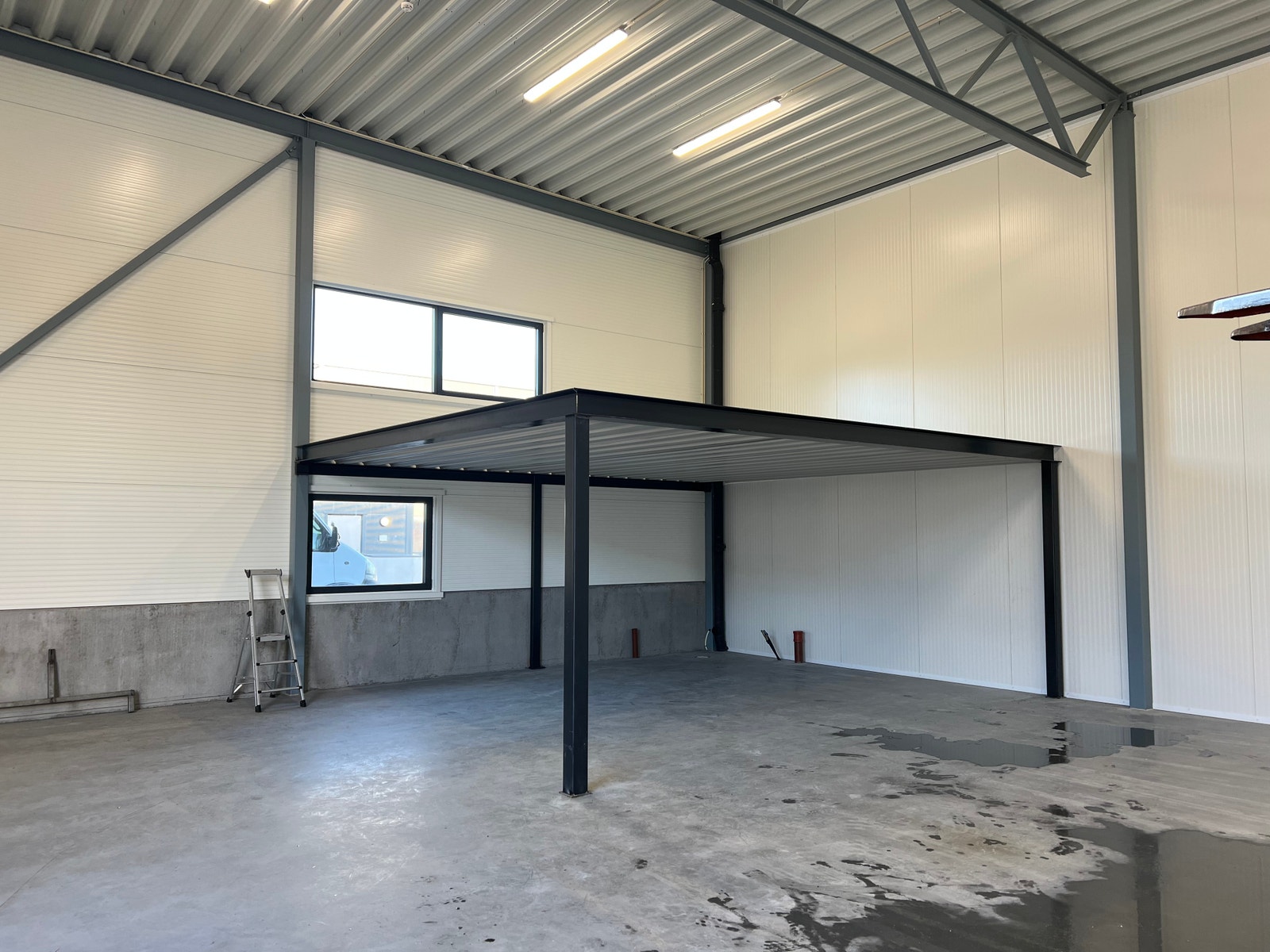 Seksjon 144 kvm hvor det bygges mesanin på 30 kvm. Galleribilde