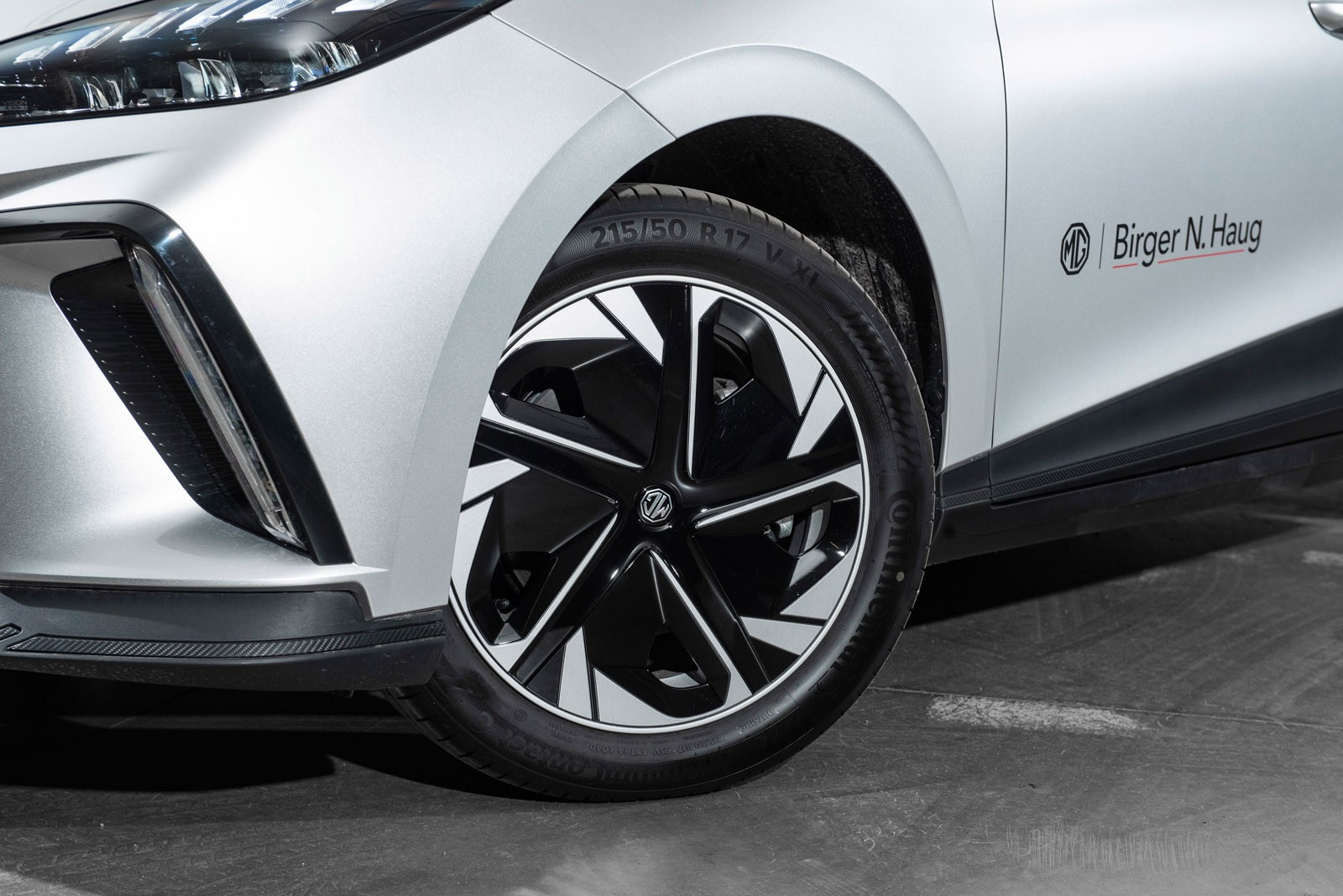 MG4 Luxury 64 kWt - 435 km WLTP