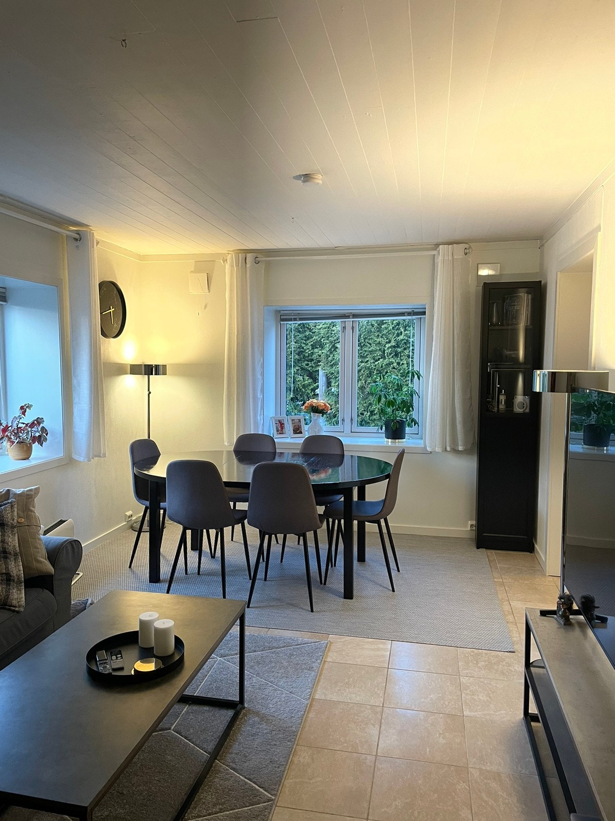 Stue med møbler for illustrasjon Galleribilde