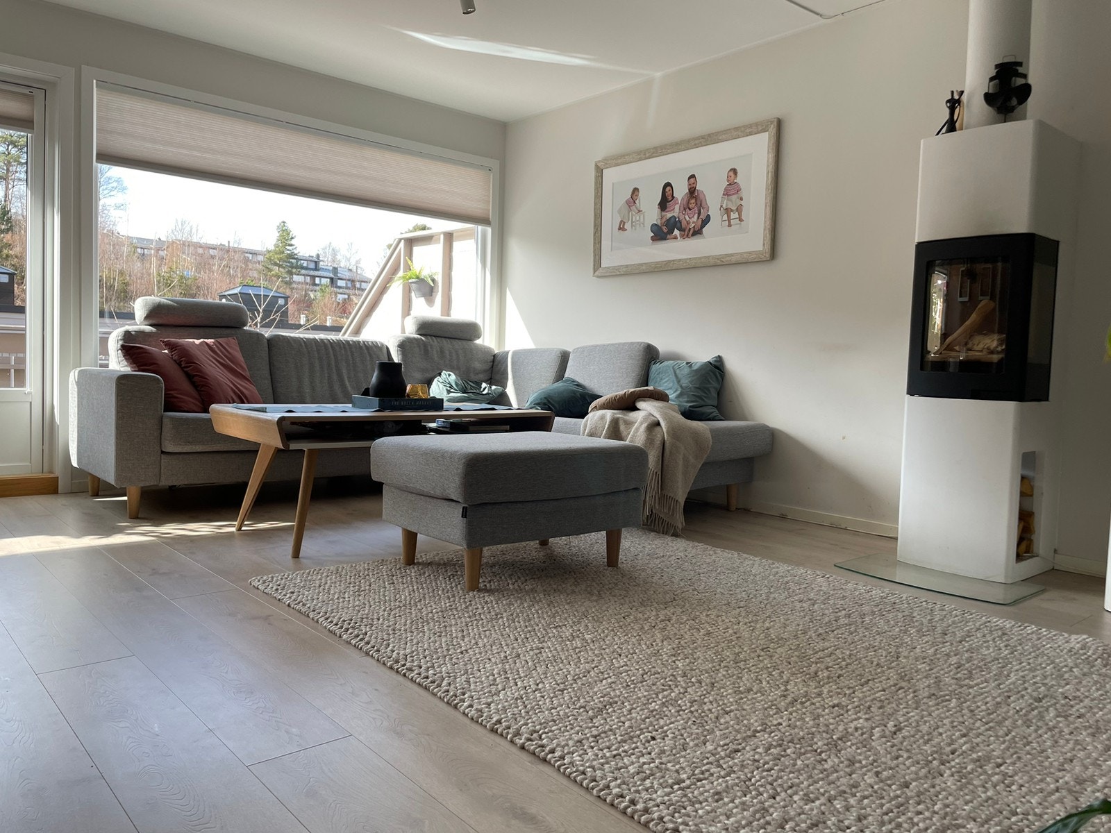 Stor og komfortabel sofa Galleribilde