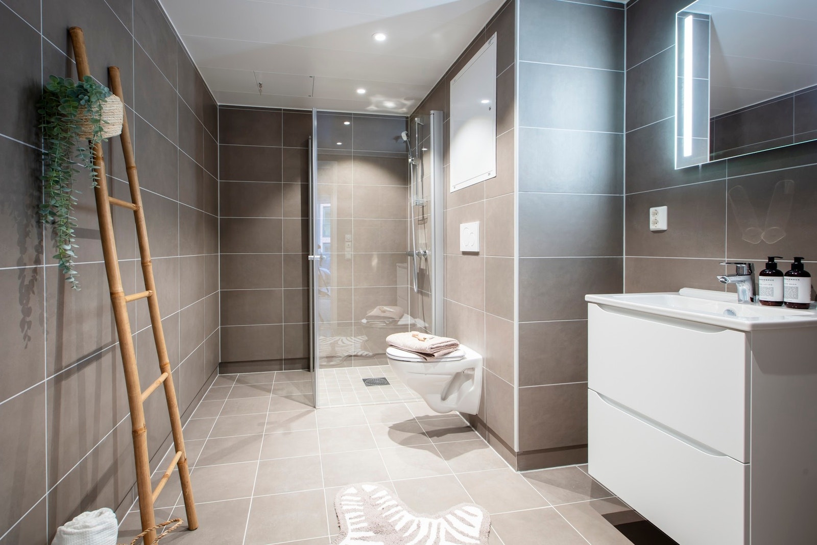 Stor og romslig bad Galleribilde